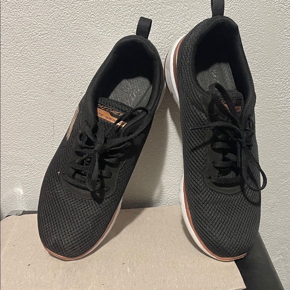 Skechers Black and White Women’s Sneakers